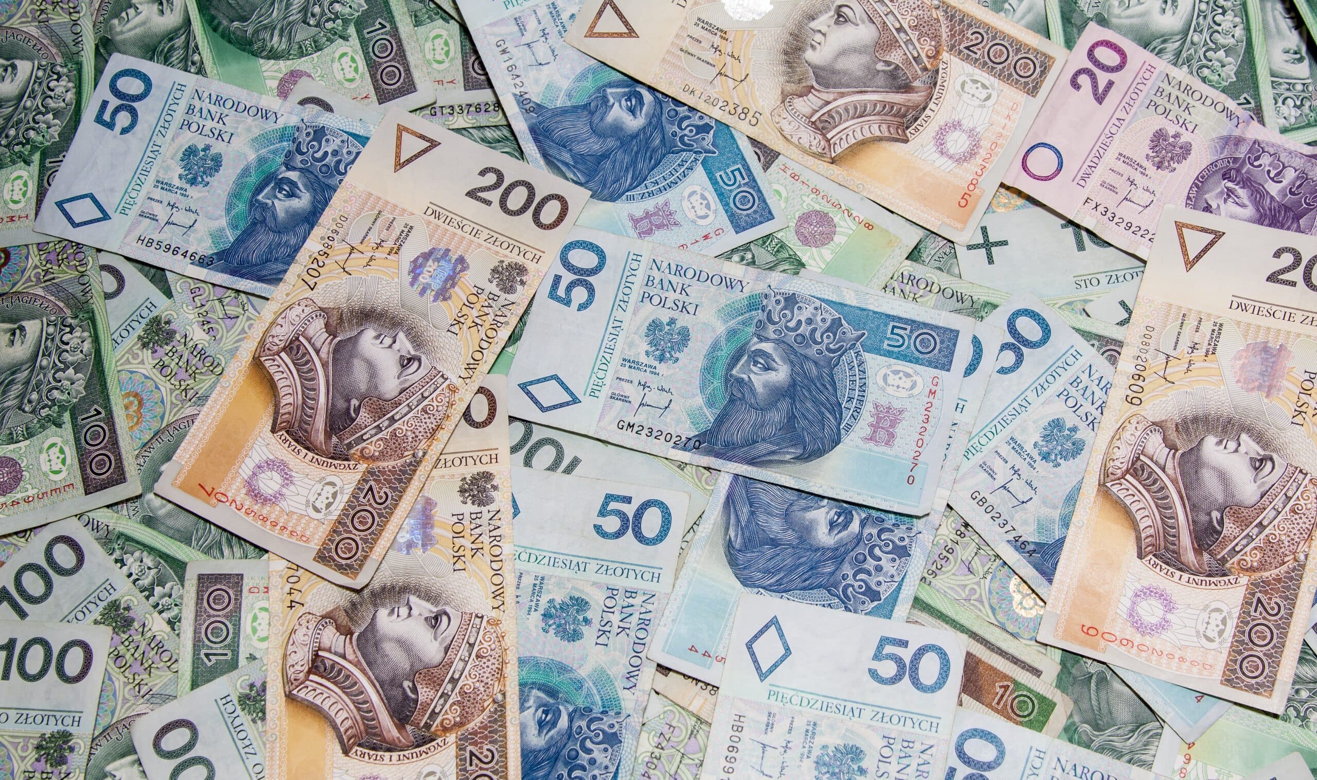 Przekształcenie spółki jawnej w komandytową z PCC, nawet gdy wkłady są równe?