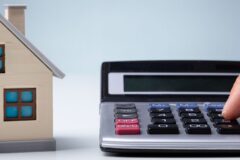 Czy odsetki od kredytu hipotecznego zaciągniętego na zakup mieszkania, które zostanie sprzedane przed upływem 5 lat od momentu jego zakupu, mogą stanowić koszt uzyskania przychodu wykazywany w PIT-39?